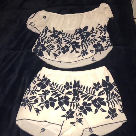 Fashion Nova Tops - Two piece floral fashion nova set